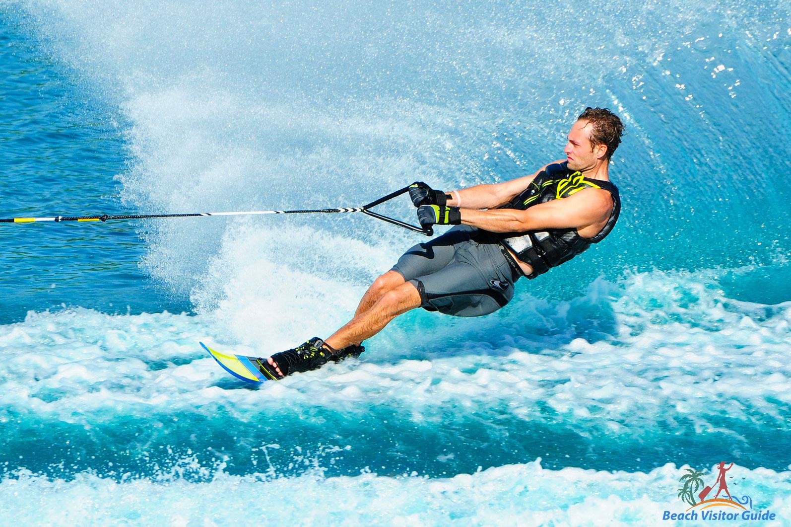Ski diving. Ральф Самуэльсон водные лыжи. Водные лыжи. Водные лыжи вид спорта. Человек на водных лыжах.