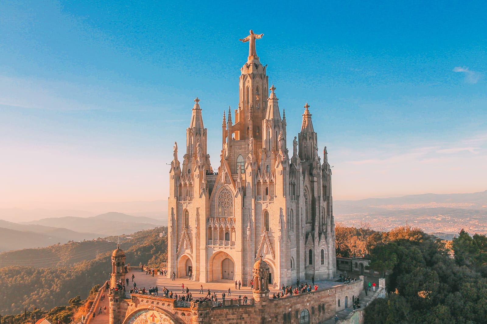 تور اسپانیا با پرواز مستقیم و اقامت 7 روزه در بهترین هتل های کشور اسپانیا