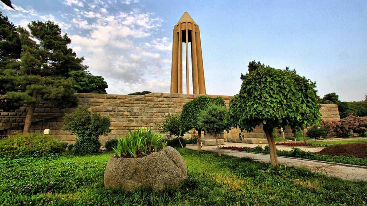BOOK PRIVATE GUIDE IN HAMEDAN | PAY ON THE TOUR