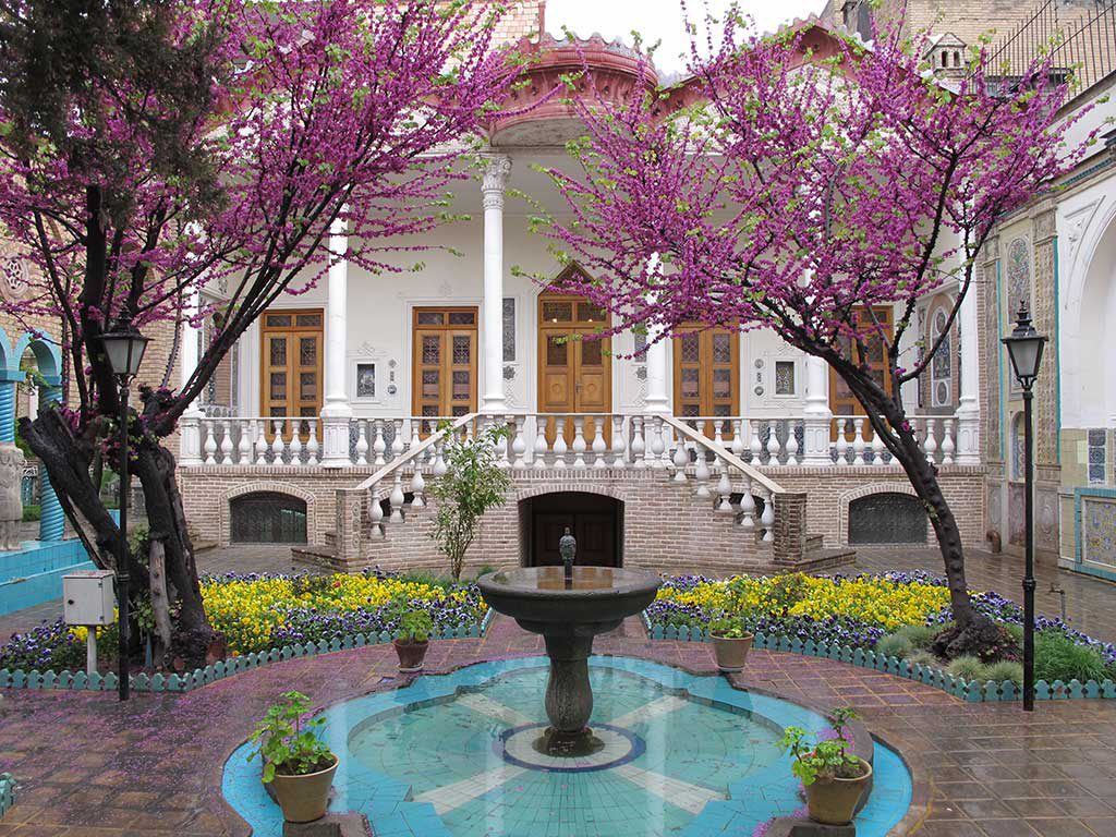 BOOK PRIVATE GUIDE IN TEHRAN | PAY ON THE TOUR