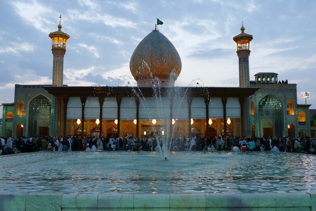 BOOK PRIVATE GUIDE IN SHIRAZ | PAY ON THE TOUR