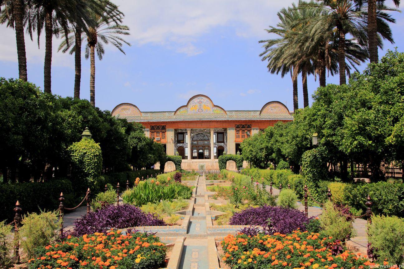 BOOK PRIVATE GUIDE IN SHIRAZ | PAY ON THE TOUR