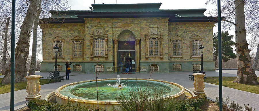 مرشد سیاحی فی طهران | كتاب دليل الخصوصية في طهران دفع على الرحلة